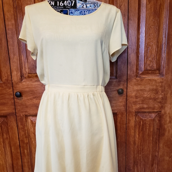 Dress - Picture 1 of 3